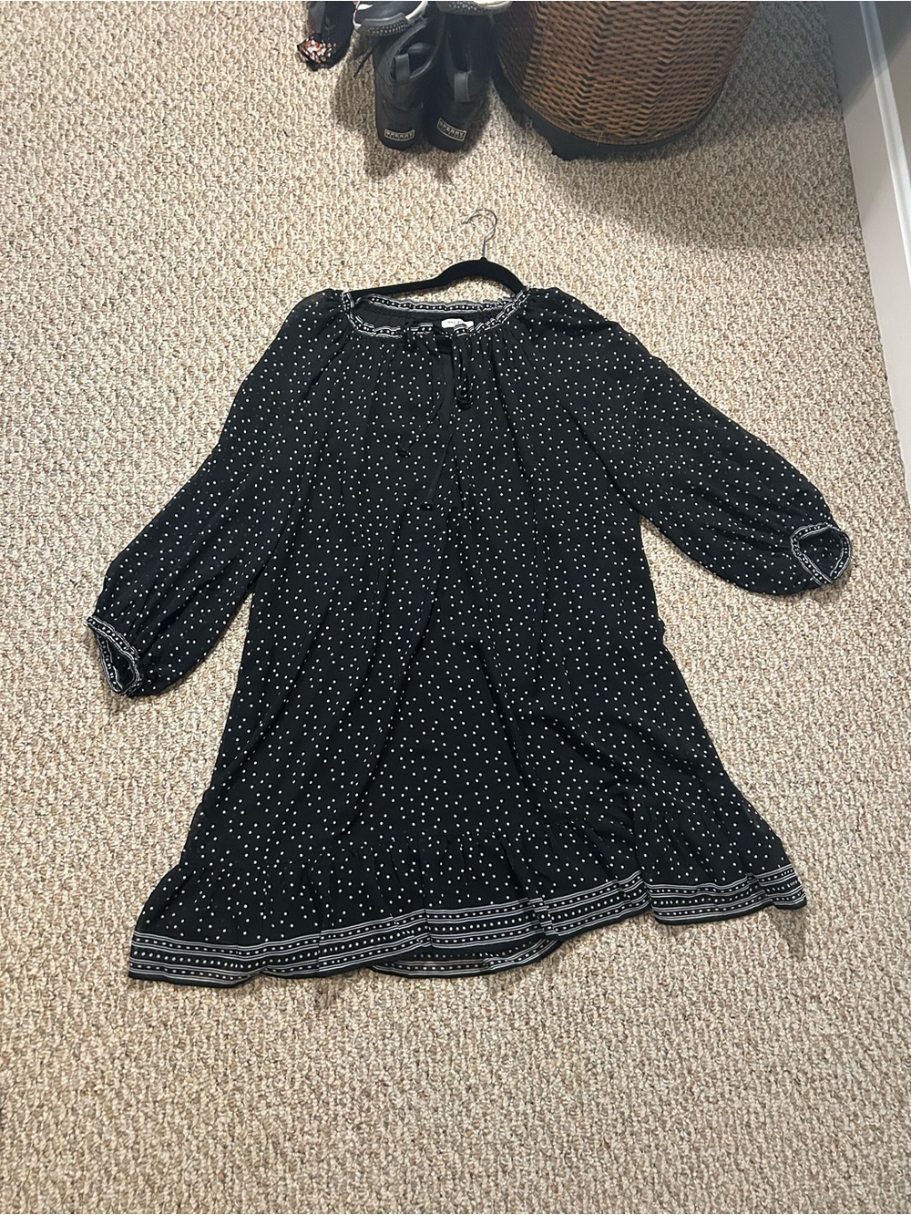 Max Studio Black and White Polka Dot Peasant Top